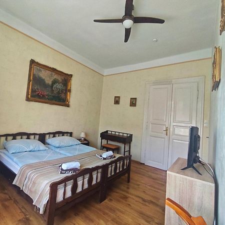 Illes Vendeghaz Hotel Keszthely Exterior foto