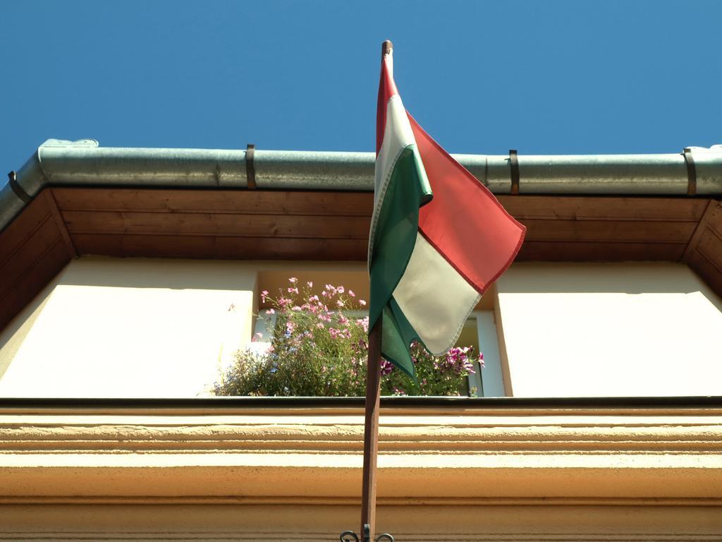 Illes Vendeghaz Hotel Keszthely Exterior foto