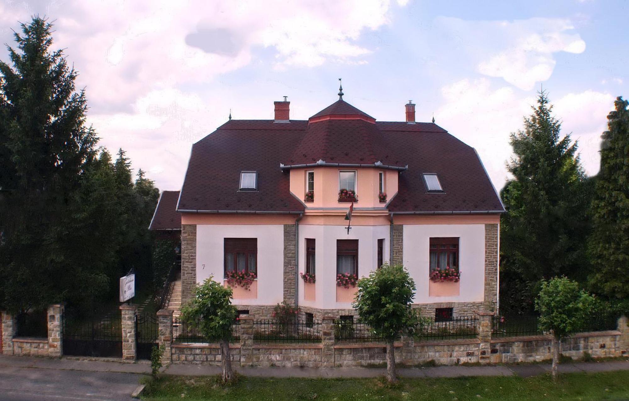 Illes Vendeghaz Hotel Keszthely Exterior foto
