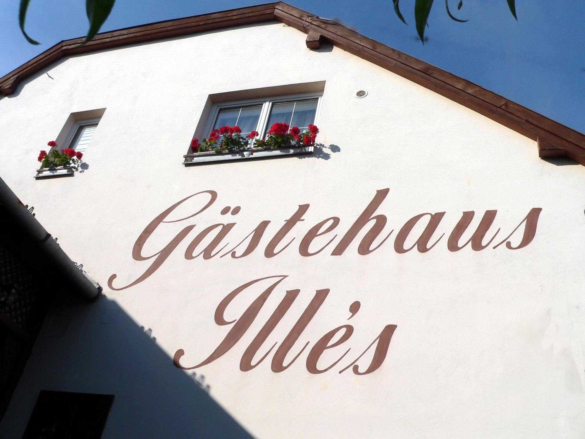 Illes Vendeghaz Hotel Keszthely Exterior foto