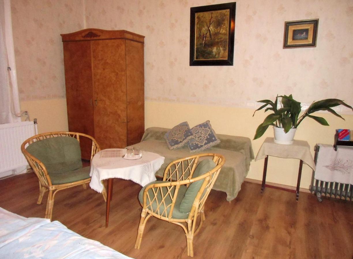 Illes Vendeghaz Hotel Keszthely Exterior foto